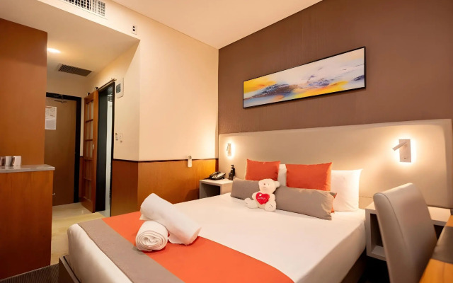 YEHS Hotel Sydney QVB