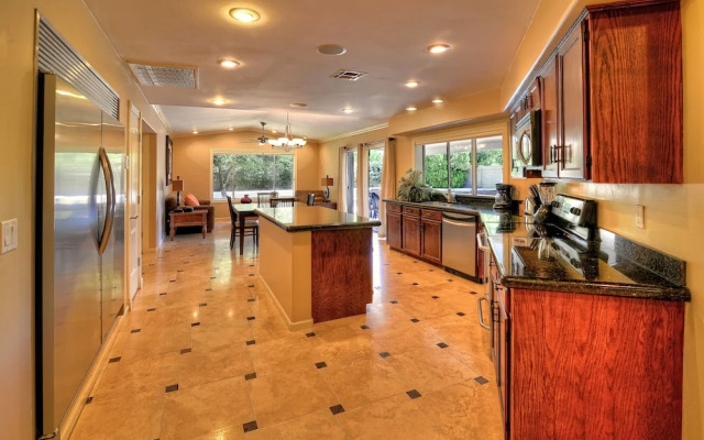 Just Listed! Kierland Home w Htd Pool and Hot tub
