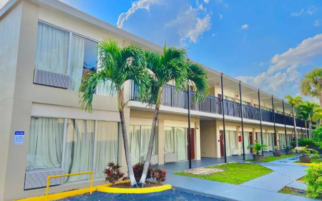 River Palm Hotel