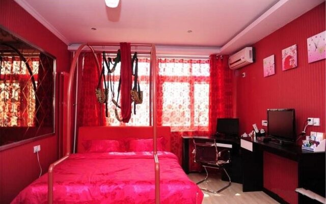 Friday Theme Guesthouse Branch Two