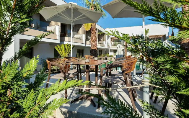 Pefki Deluxe Residences