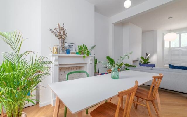Charming 3br Home in East London W/Terrace
