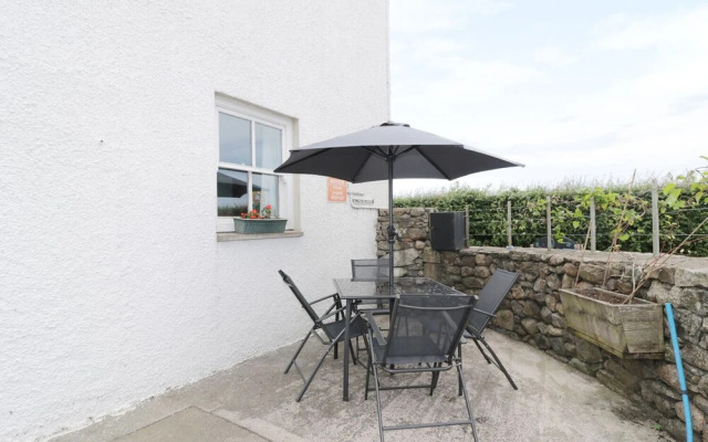 1 Park Nook Close