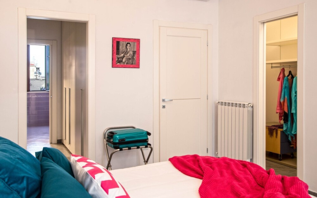 Ferdinando Arthouse Oversized Modern Apartment