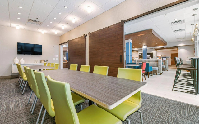 Holiday Inn Express & Suites Carrollton West by IHG