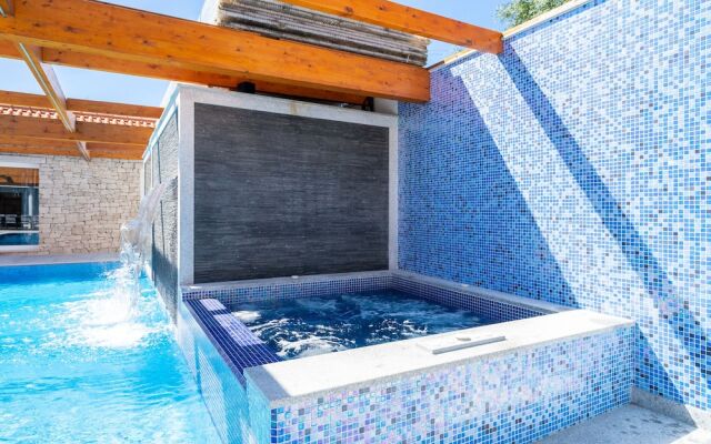 Hideaway Luxury Family Villa