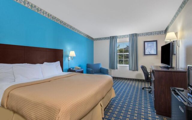 Days Inn Roanoke Near I-81