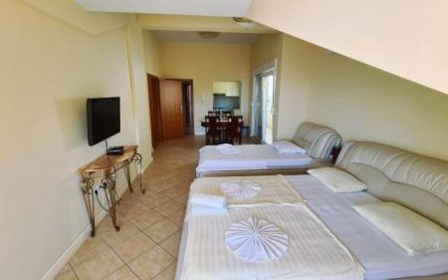 Apartments Villa Astra & Pinija