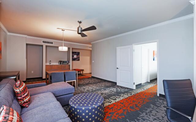 Holiday Inn Houston NE - Bush Airport Area by IHG