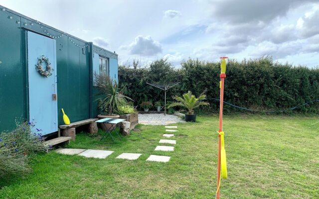 Tregantle Farm Eco Glampsite Super Safari Cabin