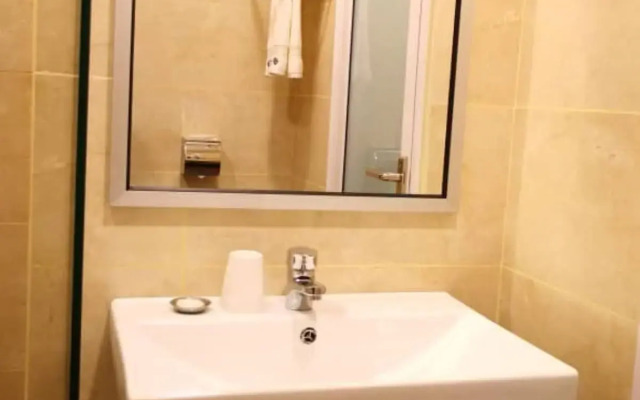 Walk In Hotel