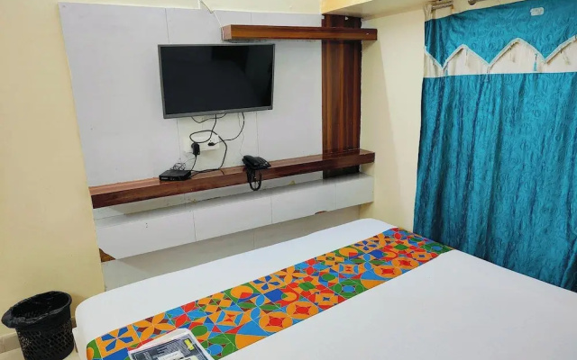 Om Shanti Guest House - Near Ruby General Hospital and Science City