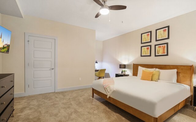 Peaceful Condo near Canal street