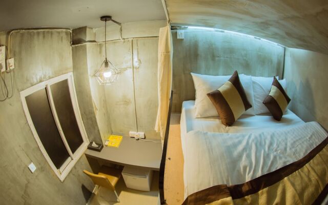 The Lodge Yangon Hostel