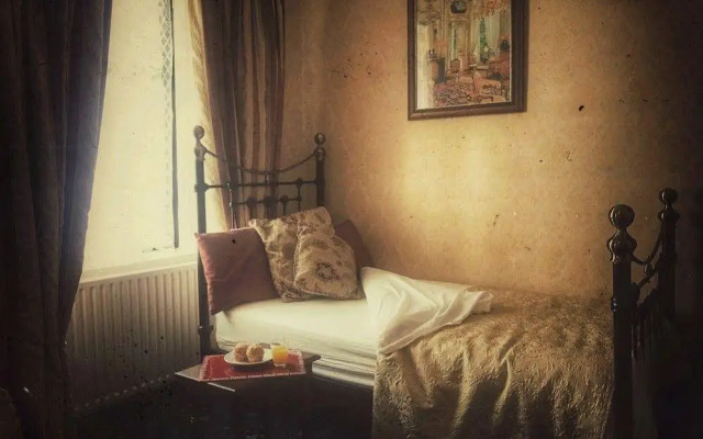 McMahon Guest House