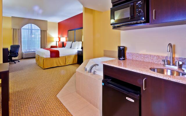 Holiday Inn Express Hotel and Suites Nashville-Opryland by IHG