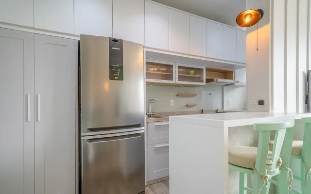 Apt w/ Gourmet Balcony 800m From the Beach Cbe0201