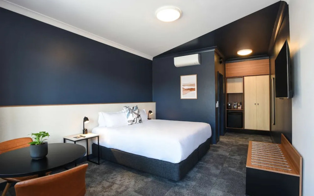 Parkside Motel