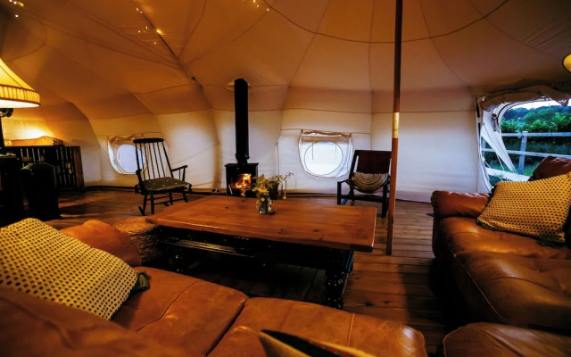 Luxury Glamping Retreat in Battle
