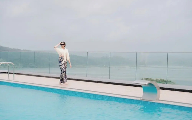 Hotel Hilltop International