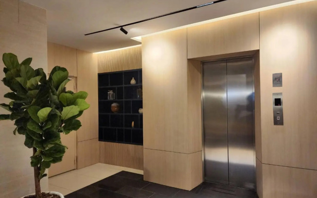 Leenova Hotel