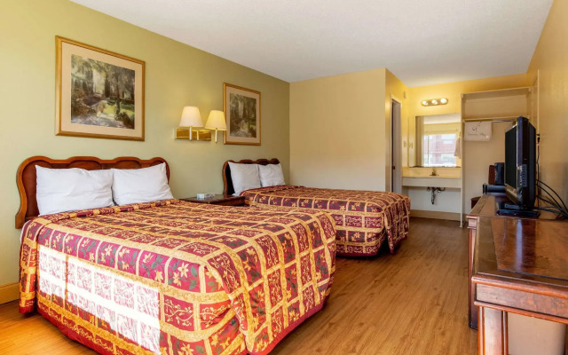 Econo Lodge Waco North I-35