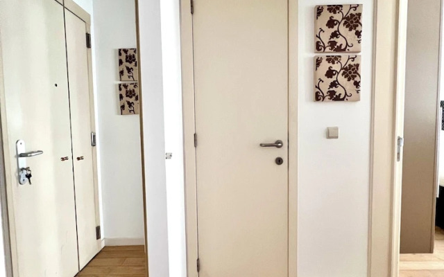 Peaceful 2 minutes European Parliament