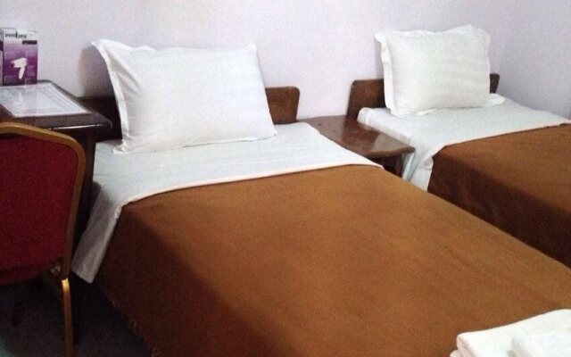 Daddy's Home Hotel