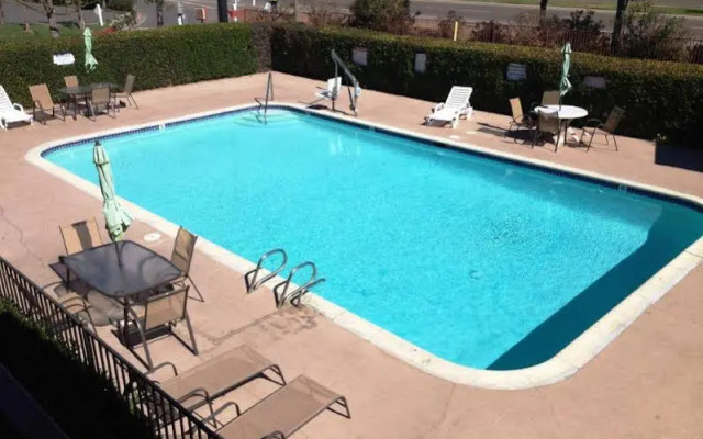 Americas Best Value Inn & Suites Escondido