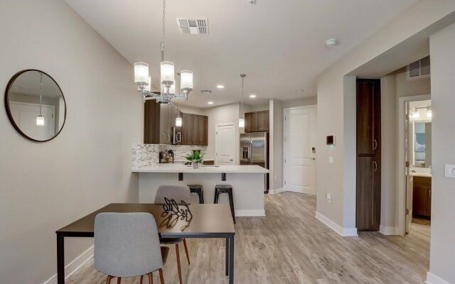 FRONTDESK Montreux Apts Northeast Phoenix
