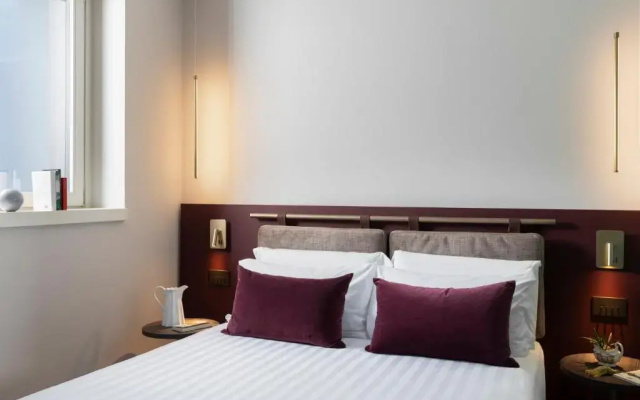 Adoro Hotel