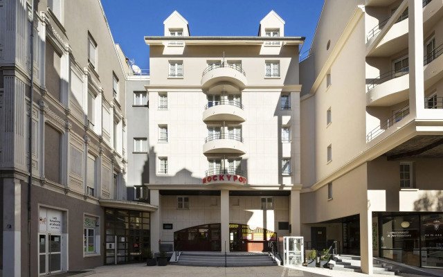 hotelImage