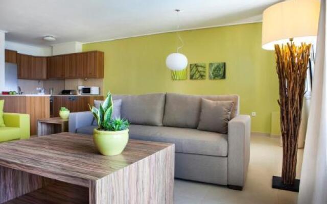 Aparthotel 5 Stars Karavomylos