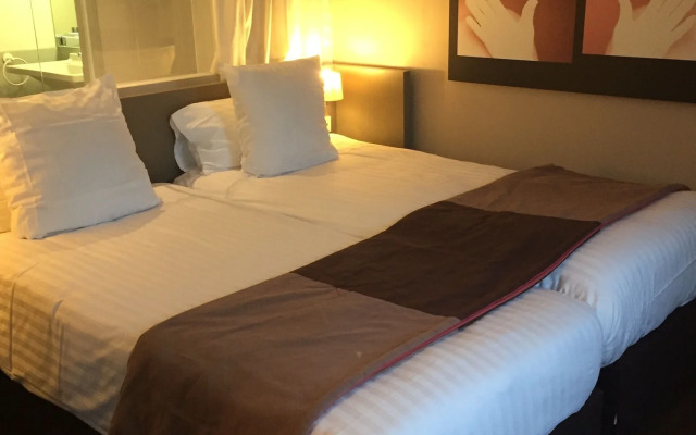 Standing Hotel Suites