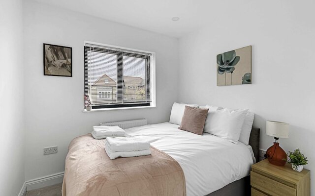 Beautiful 3 Bed Abode in Hanwell
