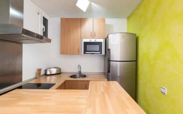 AB Eixample Derecho Apartments