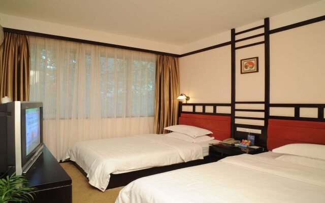 Huating Holiday Inn