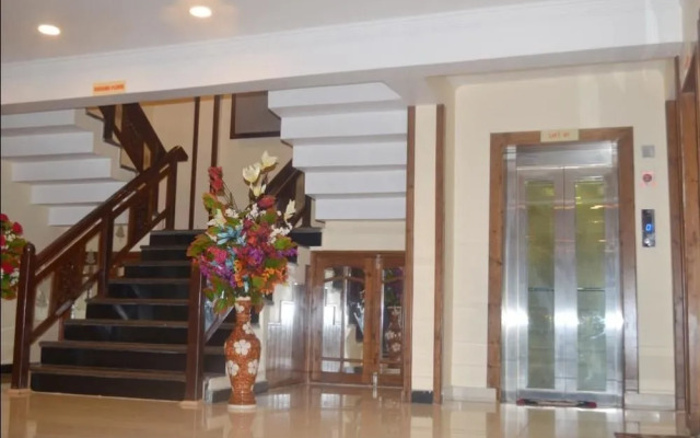 Hotel Grand M.S Srinagar