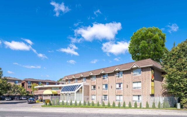 Super 8 Toronto East ON