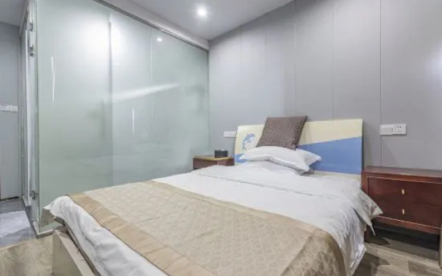 Cixi Huakun Theme Hotel