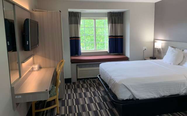 Microtel Inn by Wyndham Charlotte Airport