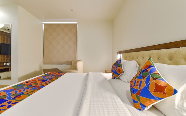 Fabhotel The Palm