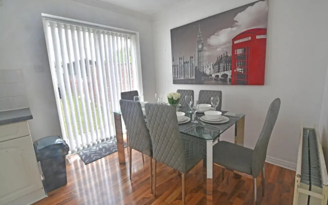 Victoriadock-3bedrooms-1bathroom-wifi-parking