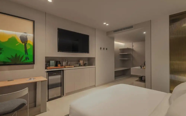Wake BioHotel