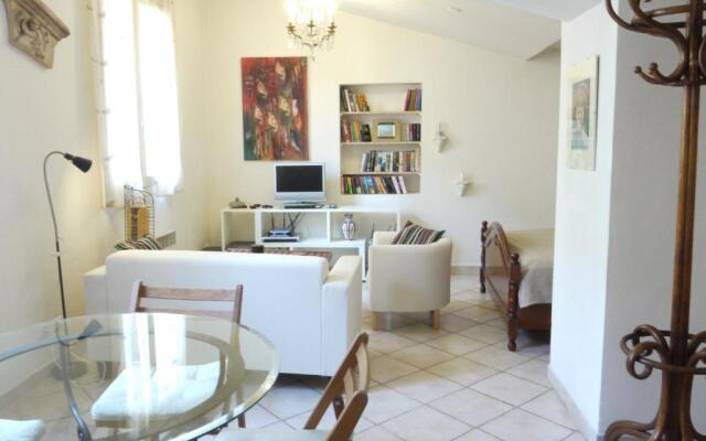 Studio 6 - a Quiet And Spacious Studio Flat in the Old Town