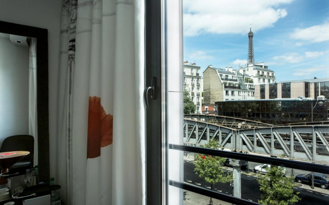 Le Parisis Paris Tour Eiffel