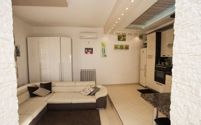 Siriana Open Space Penthouse