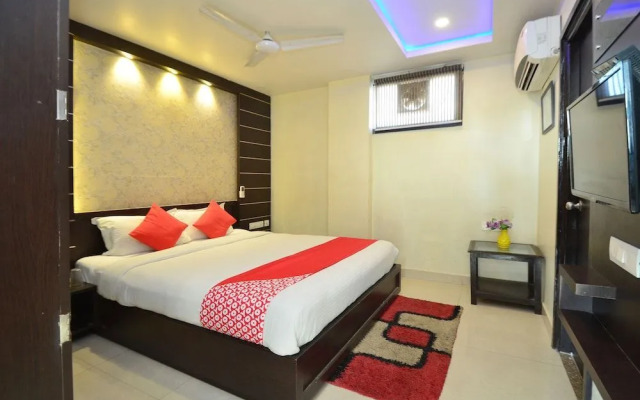 Ashu Hotel by OYO Rooms