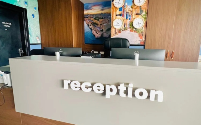South32 Hotel