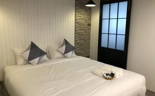 The Entaneer Poshtel - Hostel